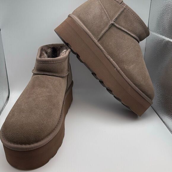 CUSHIONAIRE Cozy Womenβs Platform Ankle Boots SIZEβ10 WIDE TAUPE - Picture 6 of 7